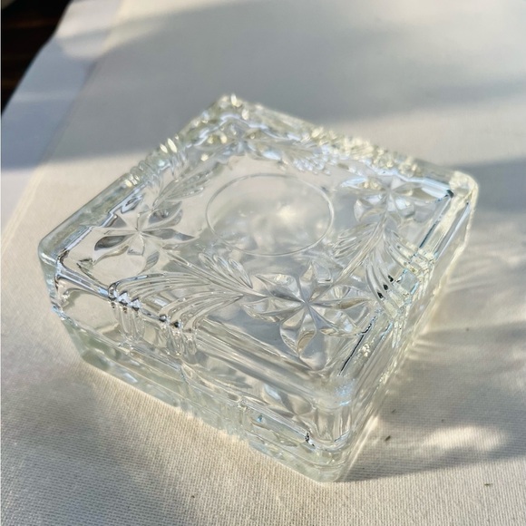 Vintage 1970  retro crystal/glass jewelry/trinket box. - Picture 3 of 6